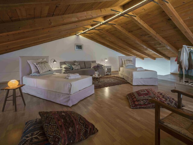 アセニアン ハウス イン プラカ