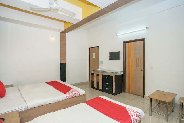 OYO 8501 アブヒマニ コンフォーツ