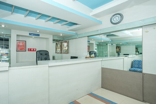 OYO 8501 アブヒマニ コンフォーツ