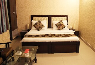 OYO 2407 ホテル ガラズ M1