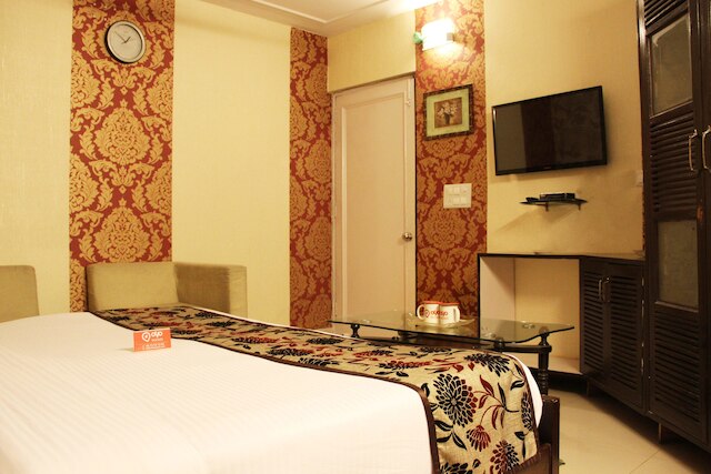 OYO 2407 ホテル ガラズ M1