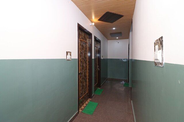 OYO 2407 ホテル ガラズ M1