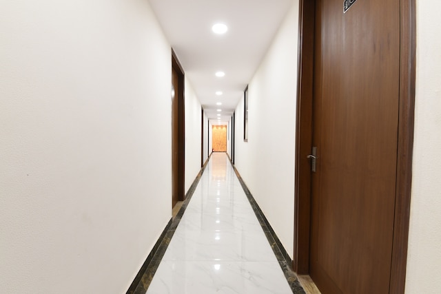 OYO フラッグシップ 5383 ホテル アンダー ブリッジ イン