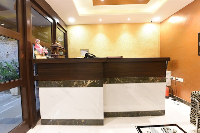 OYO フラッグシップ 5383 ホテル アンダー ブリッジ イン