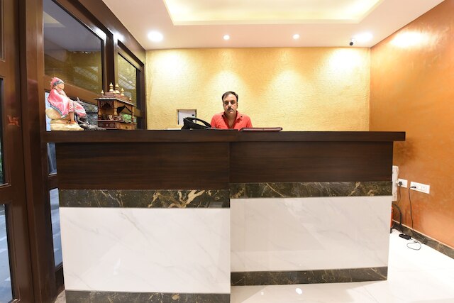 OYO フラッグシップ 5383 ホテル アンダー ブリッジ イン