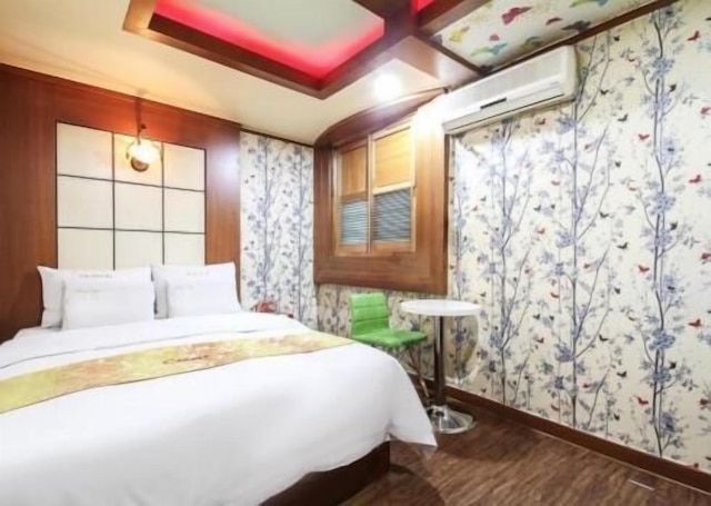 カップル モーテル