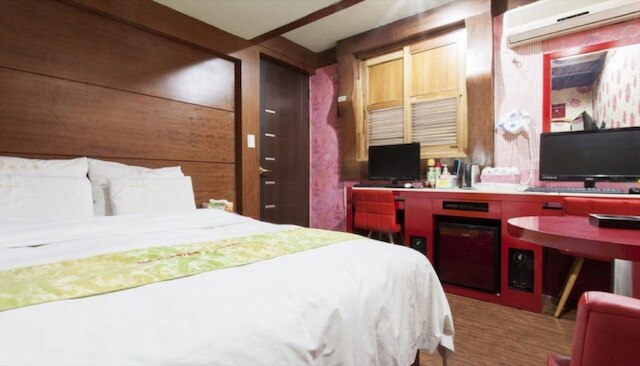 カップル モーテル