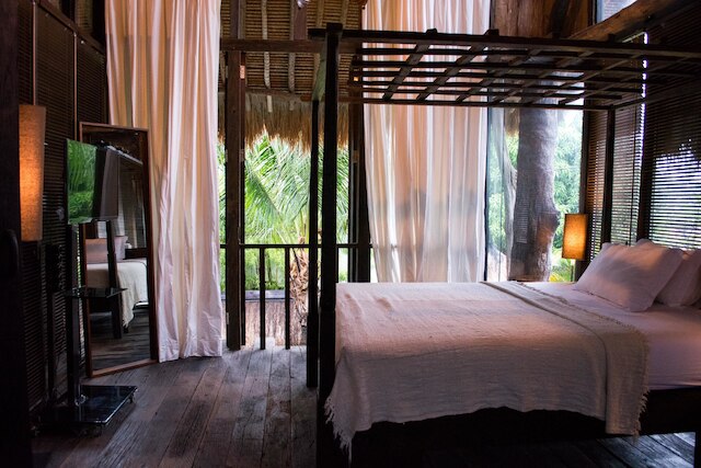 ラスティック ハット イン セミニャック バリ