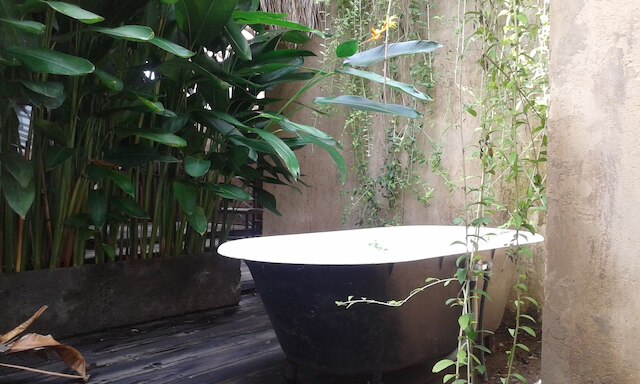 ラスティック ハット イン セミニャック バリ