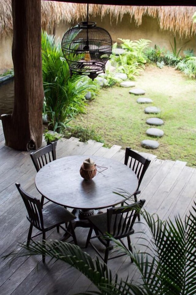 ラスティック ハット イン セミニャック バリ