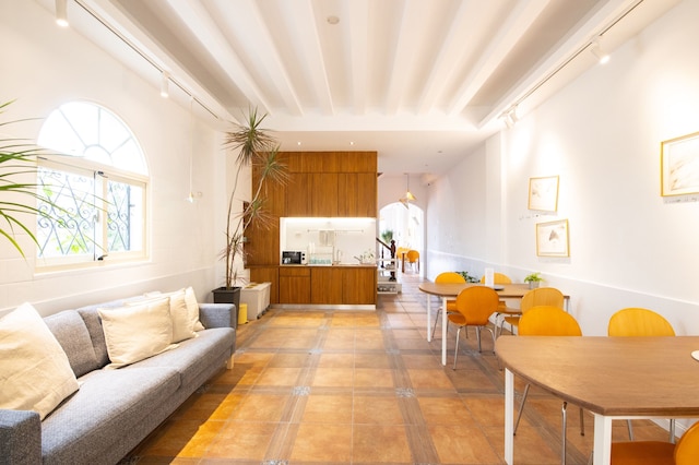 ラベロ シー ビュー ホームスティ (OwlStay 故事所 鹽花)