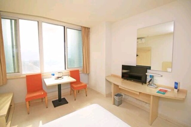 ジンジャン イン 大連 ジエファン ロード (錦江之星大連解放路店)