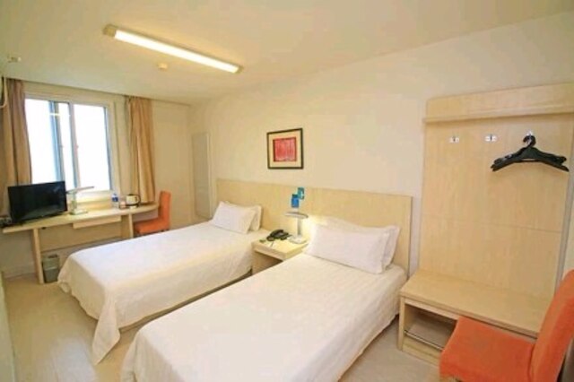 ジンジャン イン 大連 ジエファン ロード (錦江之星大連解放路店)