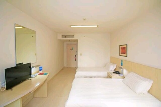 ジンジャン イン 大連 ジエファン ロード (錦江之星大連解放路店)