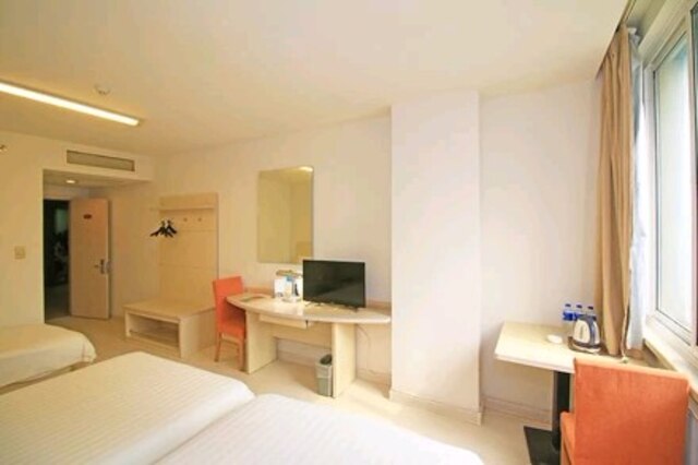 ジンジャン イン 大連 ジエファン ロード (錦江之星大連解放路店)