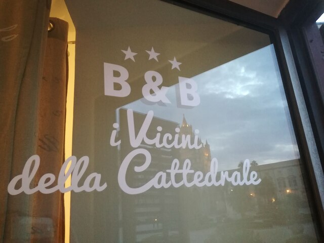 イ ヴィチーニ デッラ カテドラーレ