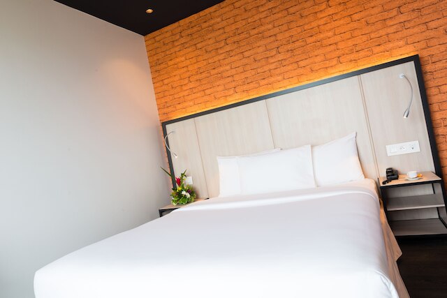 オノモ ホテル コナクリ