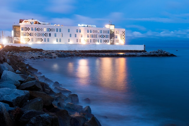 オノモ ホテル コナクリ