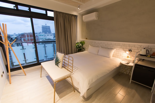 ウィー ラブ イン (維樂行旅民宿)