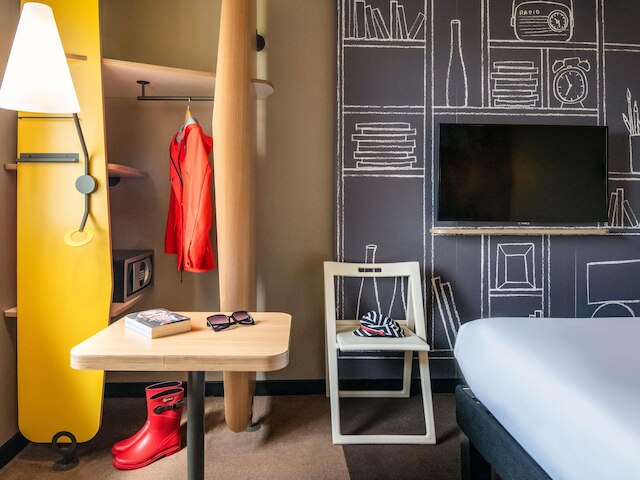 イビス ポントルソン バイエ ドゥ モンサンミッシェル