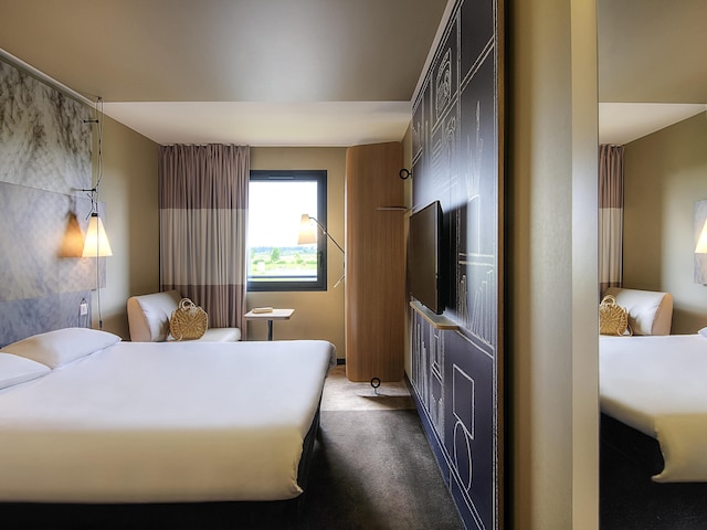 イビス ポントルソン バイエ ドゥ モンサンミッシェル