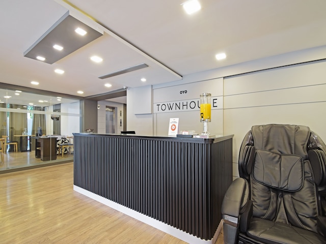 OYO タウンハウス 030 アシュラム ロード アフマダーバード