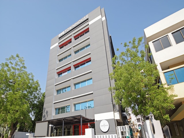 OYO タウンハウス 030 アシュラム ロード アフマダーバード