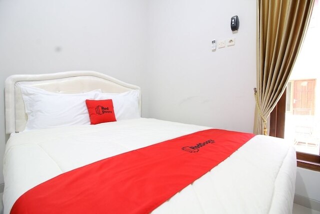 レッドドアーズ プラス ニア STIE YKPN