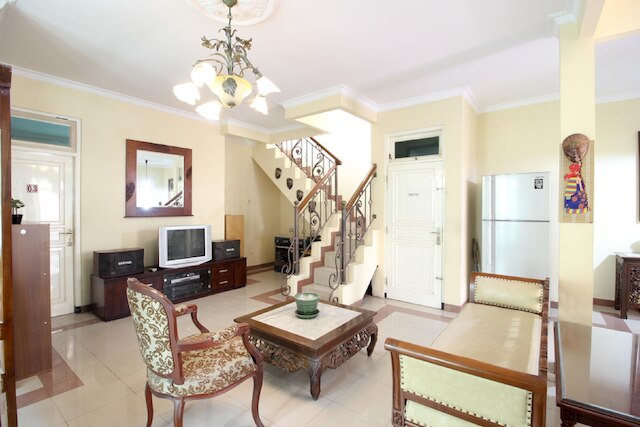 レッドドアーズ プラス ニア STIE YKPN