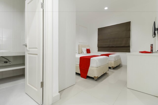 レッドドアーズ プラス アット セティアブディ バラット