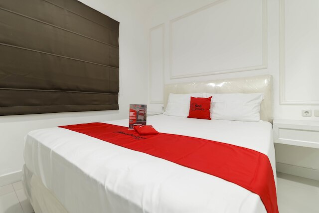 レッドドアーズ プラス アット セティアブディ バラット