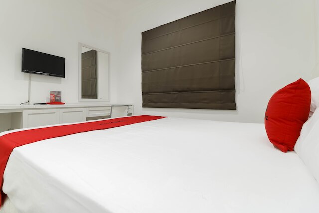 レッドドアーズ プラス アット セティアブディ バラット