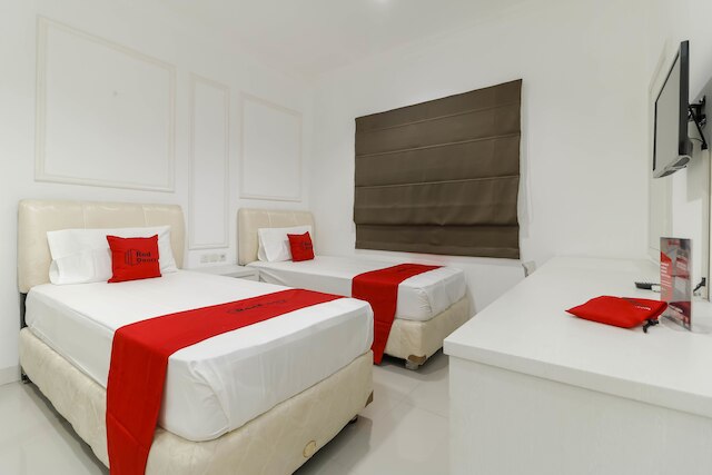 レッドドアーズ プラス アット セティアブディ バラット