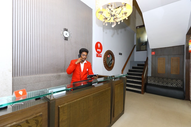 OYO フラッグシップ 470 ニア US コンスレート