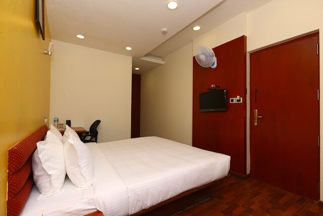 OYO フラッグシップ 479 ロイヤペッタ