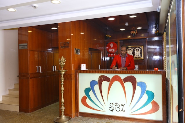 OYO フラッグシップ 479 ロイヤペッタ