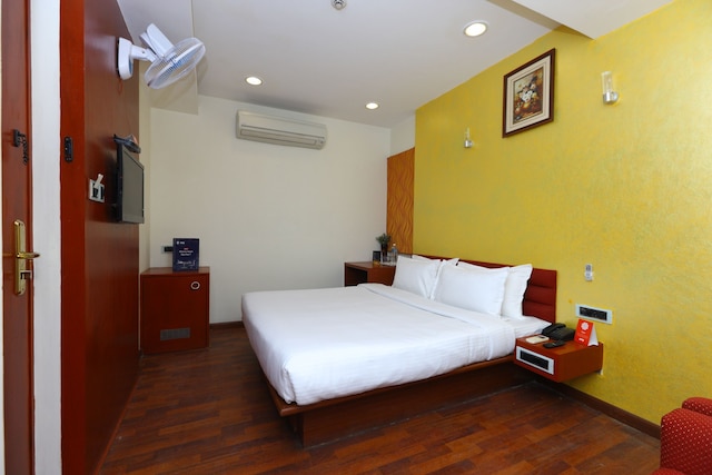 OYO フラッグシップ 479 ロイヤペッタ