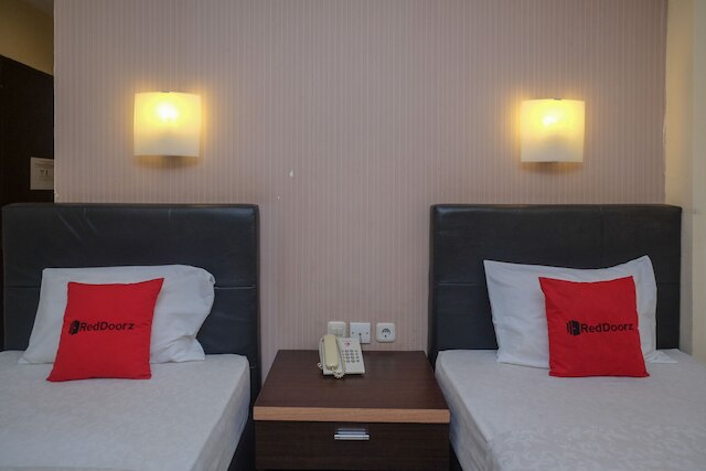 レッドドアーズ プラス @ グランド ポピュラー ホテル