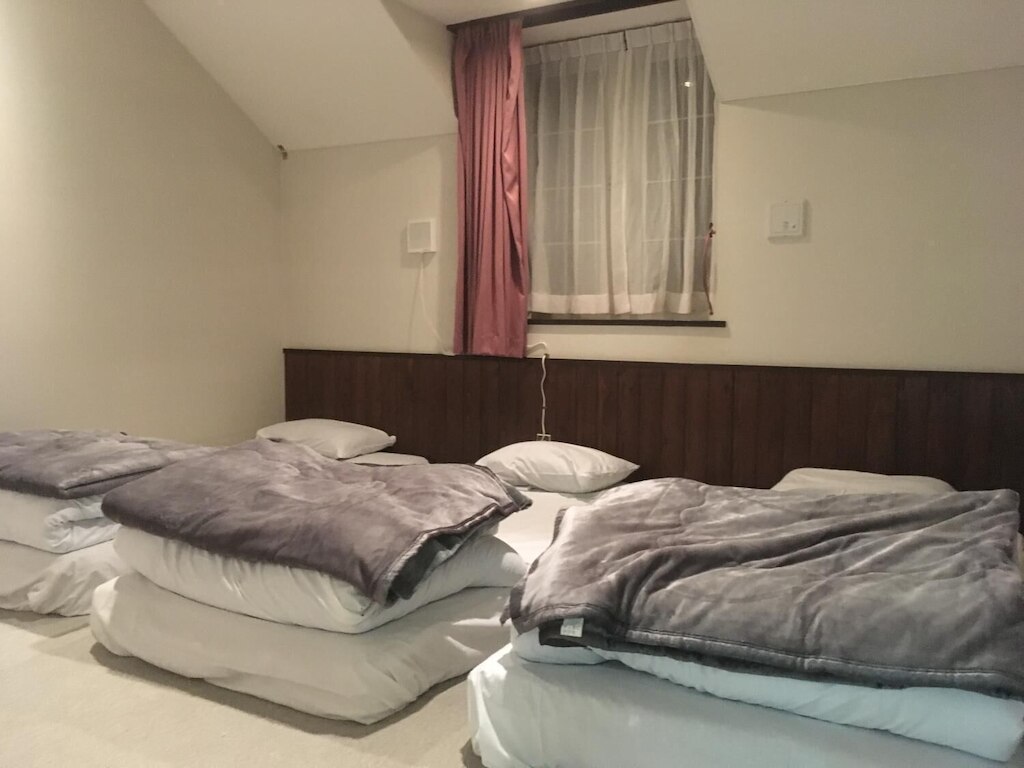 2.温泉ゲストハウス やすもり