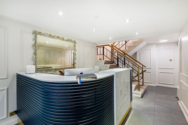 バッキンガム & ロイズ