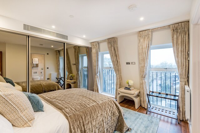 バッキンガム & ロイズ