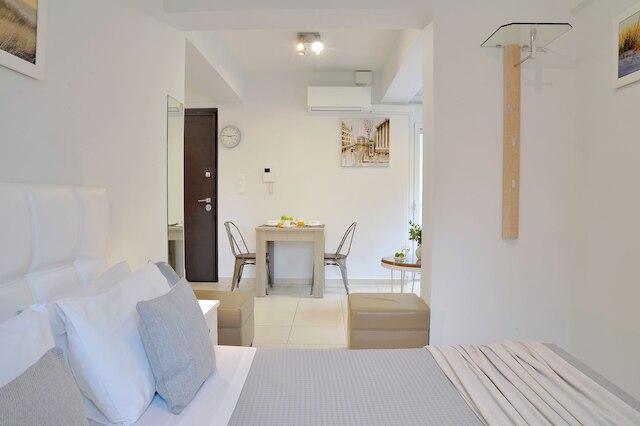 アレコス・アパートメンツ1