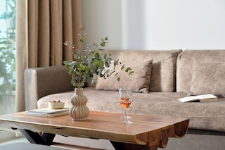 アレコス・アパートメンツ1