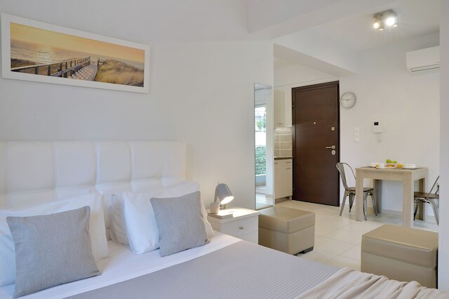 アレコス・アパートメンツ1