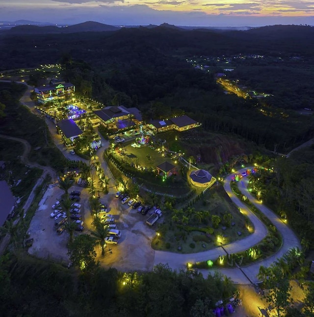 ザ アドベンチャー マウンテン クラブ