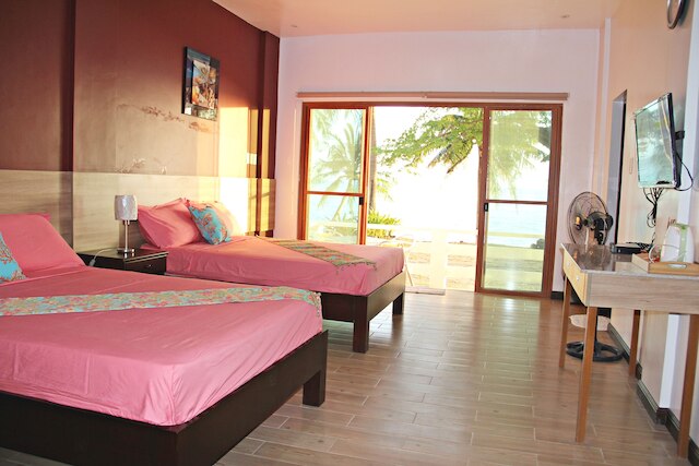 サブマリン ガーデン ビーチ リゾート