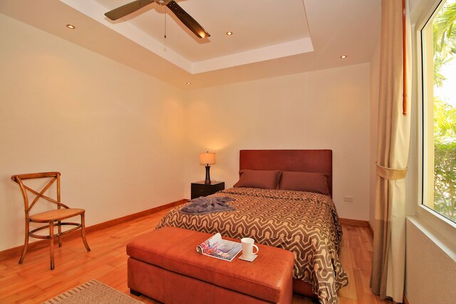 パタヤ サンセット ヴィラ 4 ベッドルーム スリープス 8