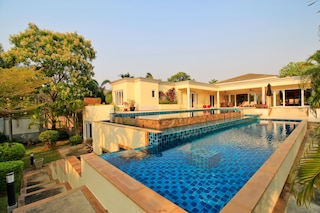 パタヤ サンセット ヴィラ 4 ベッドルーム スリープス 8