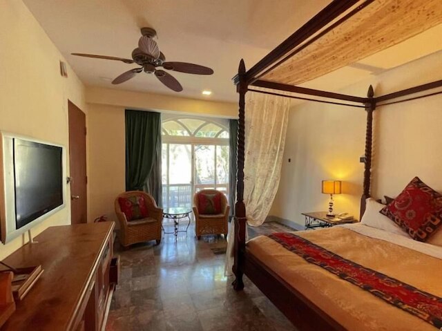 スワン レイク ヴィラ リゾート (墾丁天鵝湖湖畔別墅飯店)