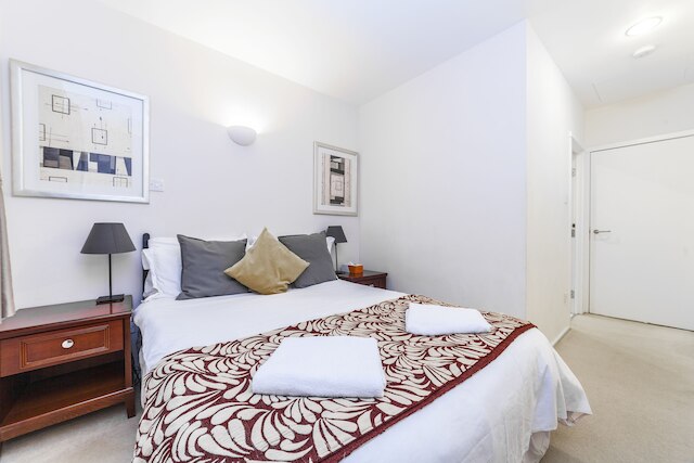 ポイント ウェスト アパートメンツ グロスター ロード